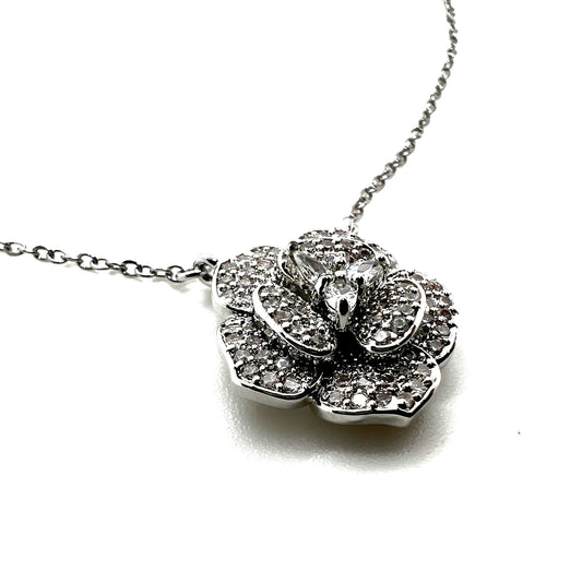 Camelia necklace